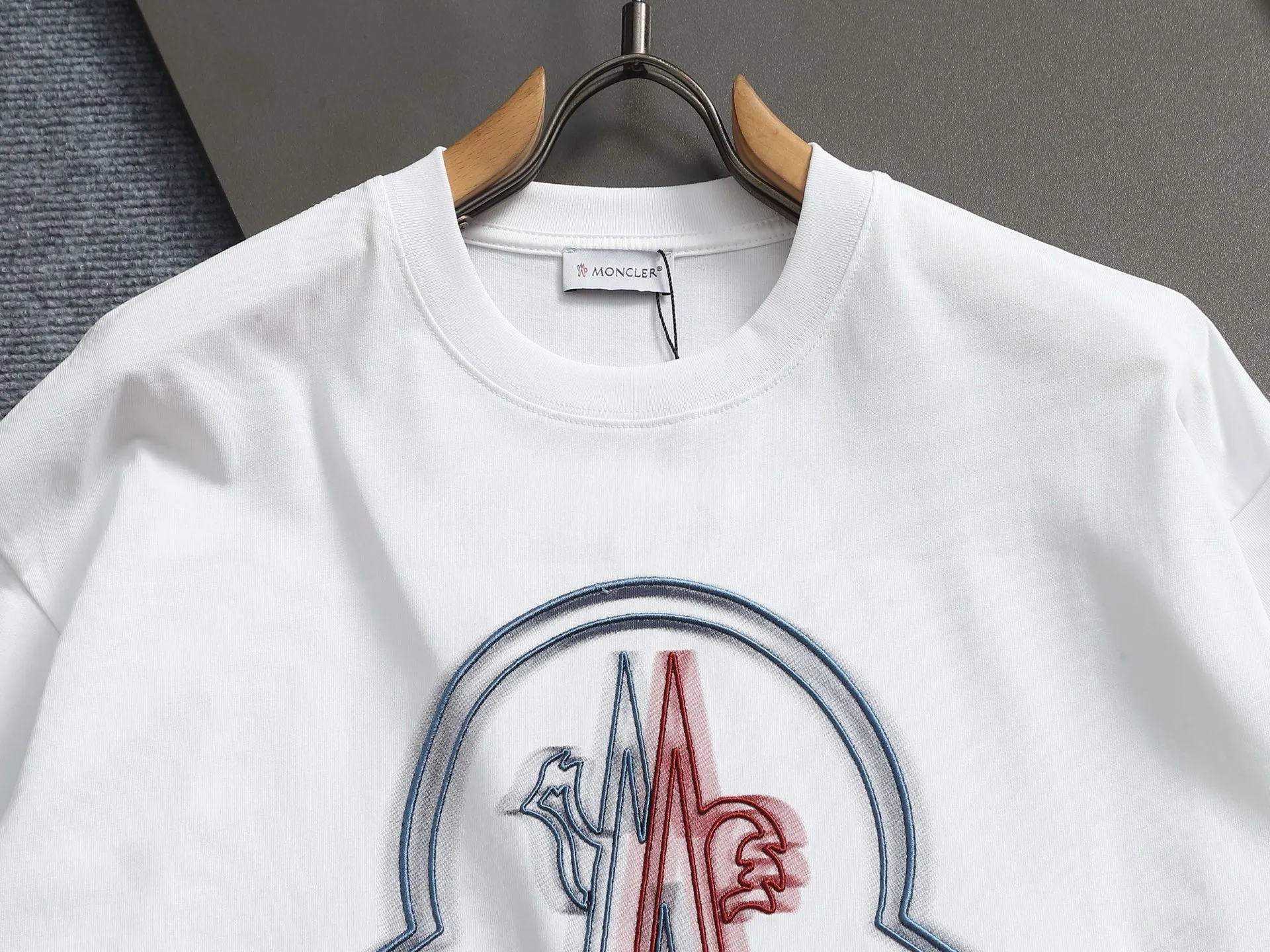 2026 New Arrival Same Style👫 T ， ！ ， ， logo ！ ， Versatile， ， ！ ！ Classic Versatile T ， logo ！ ！ Quality ， ！！ ：Black White Size：XS S M L